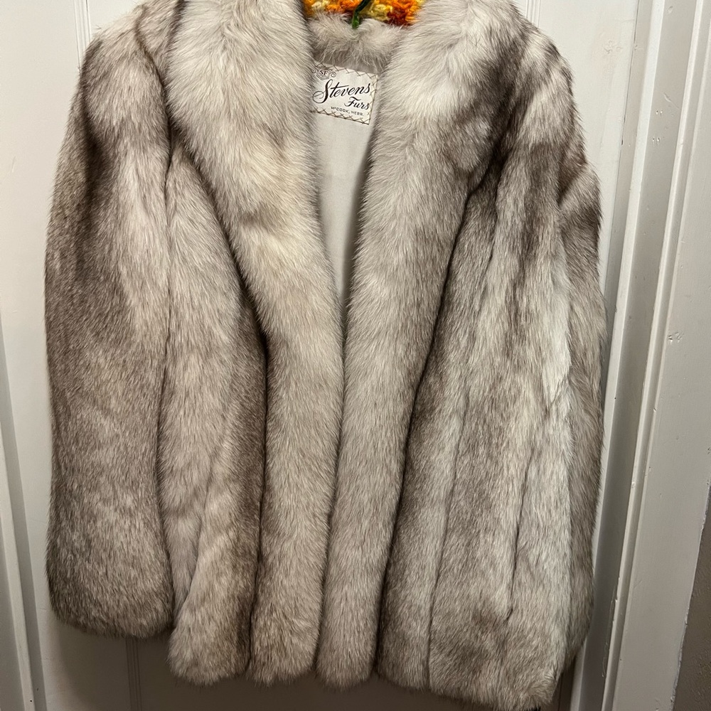 Beautiful Vintage Sliver fox fur size 3xl from Steven’s fur McCook’s Ne